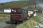 ‘Taliesin’ sets out along the Cob with a down train at Boston Lodge in the early evening sun.       (30/04/2005)