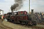 ‘Livingston Thompson’ is moved into position by ‘Merddin Emrys’.       (30/04/2005)