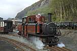 ‘David Lloyd George’ runs up the slope from number 13 road after arriving from across the Cob.       (01/05/2005)