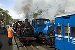 ‘Palmerston’ runs into Minffordd as the B class waits in the down loop.       (02/05/2005)