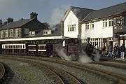 ‘Merddin Emrys’ stands in Harbour station with the Spooner era set.       (15/10/2005)