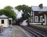 ‘Taliesin’ arrives at Minffordd, back from the tea-time trip to Tanybwlch   (04/05/2003)