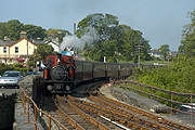 ‘David Lloyd George’ approaches Minffordd station       (05/05/2007)