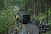 ‘Moel Hebog’ propels carriage 110 towards Three Gates Crossing       (06/05/2007)