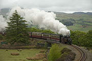 ‘Merddin Emrys’ crosses the line on Rhosllyn bridge        (07/05/2007)