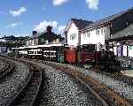 Taliesin and the Victorian train stand in the sunshine in Harbour station (28/09/2003)