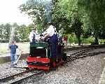 Taffy runs away down the loop at Page Park station (07/09/2003)