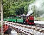 Elidir at the platform with a Llanberis train (06/08/2003)