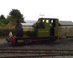 ‘Dolgoch’ moves onto the loop at Tywyn Wharf prior to working an afternoon train    (28/07/2001)