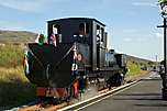 K1 runs back along the platform at Rhyd Ddu.       (08/09/2006)