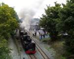 ‘Mountaineer’ leads ‘Russell’ away from Dinas with an afternoon train for Waunfawr.   (16/09/2000)