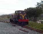 Running round at Rhyd Ddu, ‘Caernarfon Castle’ runs along the loop   (26/09/2003)