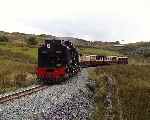 NGG16 143 comes off Ffridd Isaf curves with a down train   (27/09/2003)